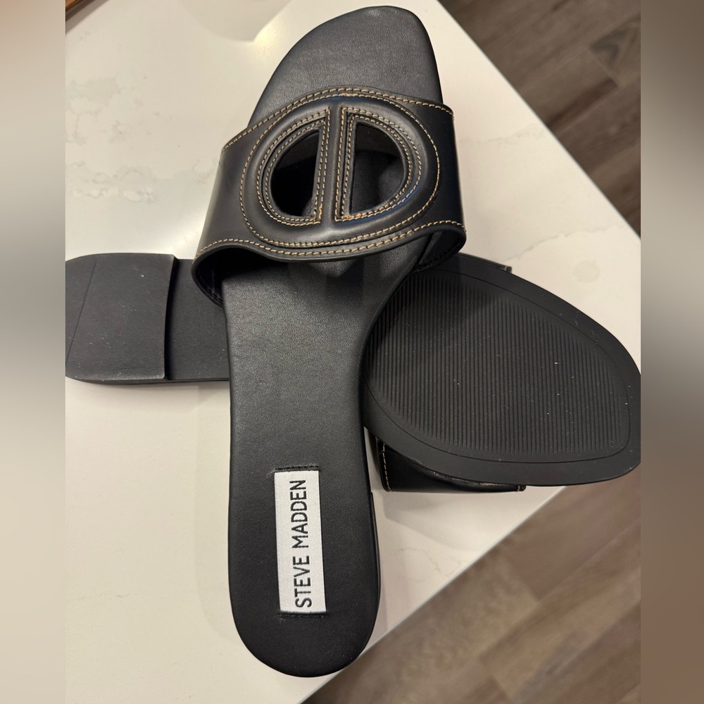 Steve Madden sz 8m Kylah Sandals with Tan Stitching